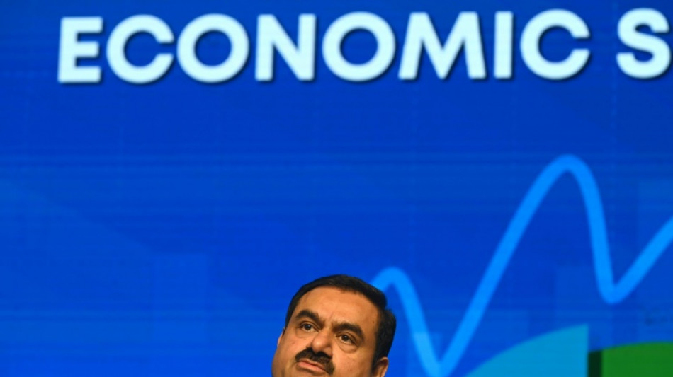 Conglomerado de magnate indio Adani pierde 100.000 millones de dólares por sospechas de fraude