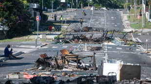 Vaste opération des forces de l'ordre en Nouvelle-Calédonie, après six morts dans des émeutes