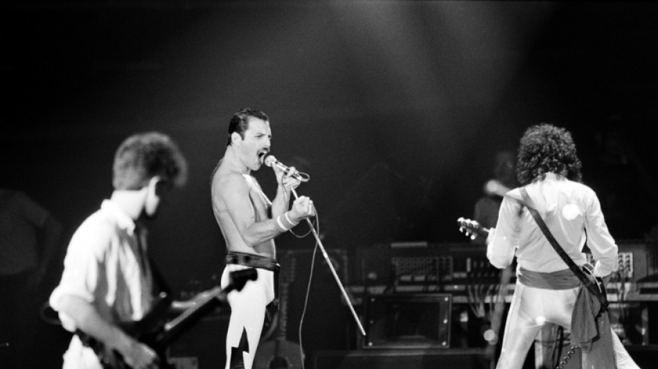 Comienza excepcional subasta de miles de objetos personales de Freddie Mercury