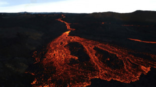 A Hawaï, l'éruption du Mauna Loa menace une des principales routes de l'île