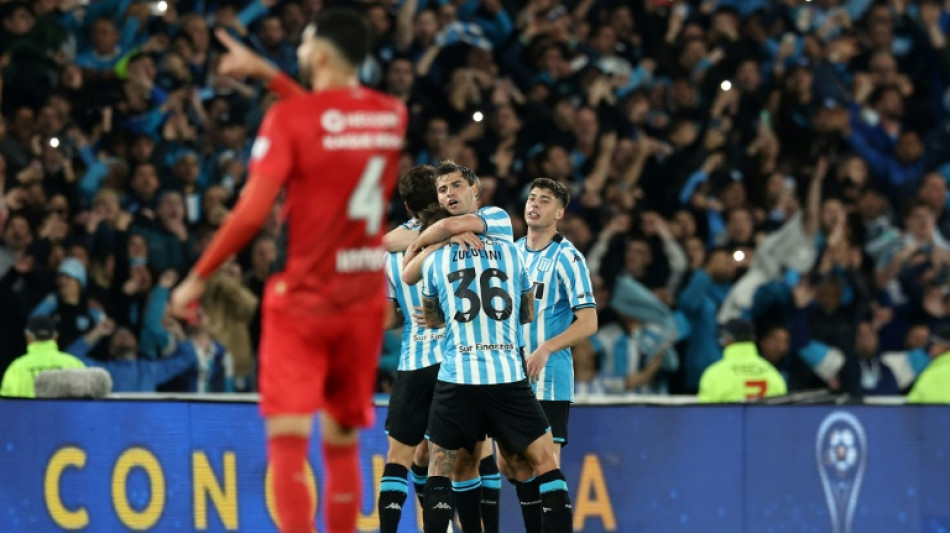 Athletico-PR perde para o Racing (4-1), que vai às semifinais da Sul-Americana