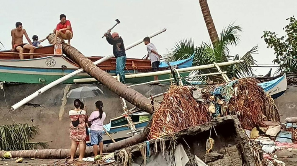 Sube a 25 el saldo de muertos por las inundaciones en Filipinas