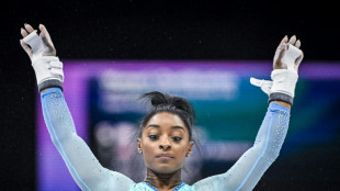 Biles impresiona en su entrada en liza en el Mundial de gimnasia