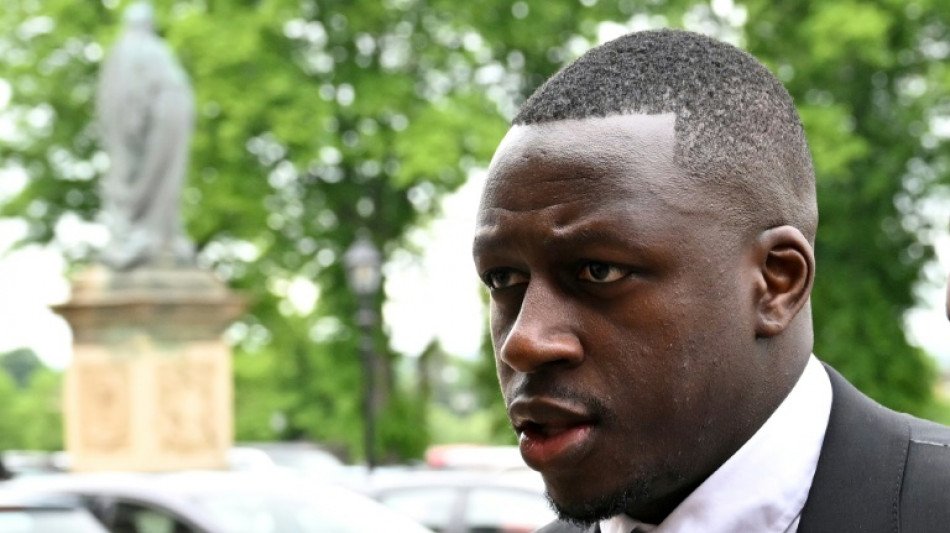 Foot: Benjamin Mendy, l'ex-trublion des Bleus répond d'accusations de viols