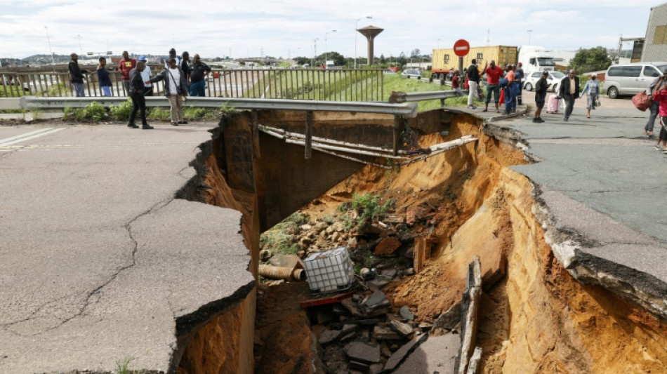 Al menos 45 muertos por las inundaciones en Sudáfrica (autoridades)