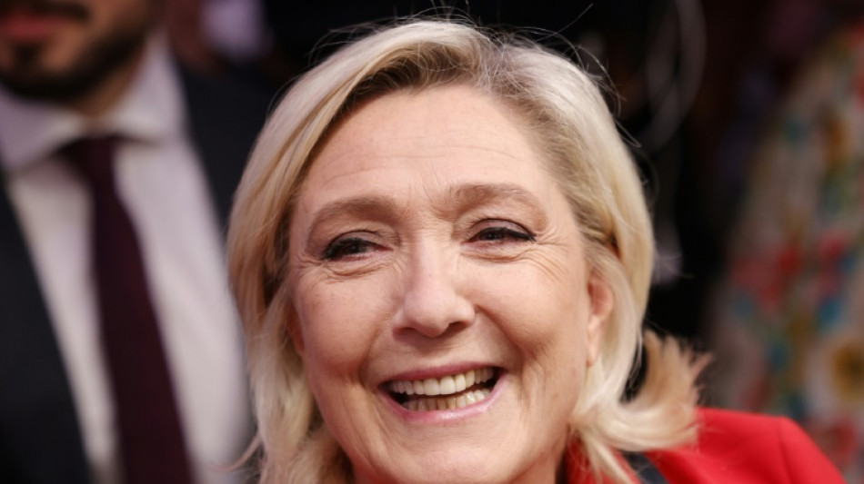 Vor Wahl in Frankreich: Le Pen stellt Macrons Rolle als Oberbefehlshaber in Frage