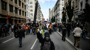 Des milliers de manifestants "contre les violences policières", incidents à Paris