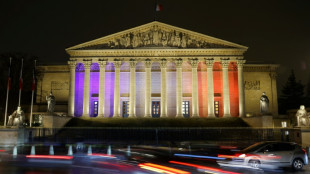 Législatives: les droites continuent de s'éparpiller, la gauche se lance sous l'œil de Mélenchon