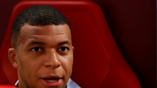 Kylian Mbappé exige do PSG pagamento de bônus e salários atrasados