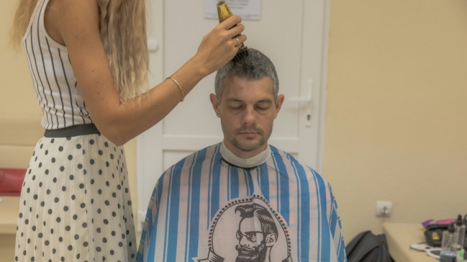 The haircuts that help traumatised Ukrainian soldiers heal