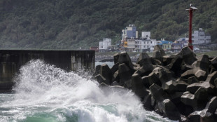 Tifón Koinu llega a Taiwán con vientos récord y lluvias torrenciales