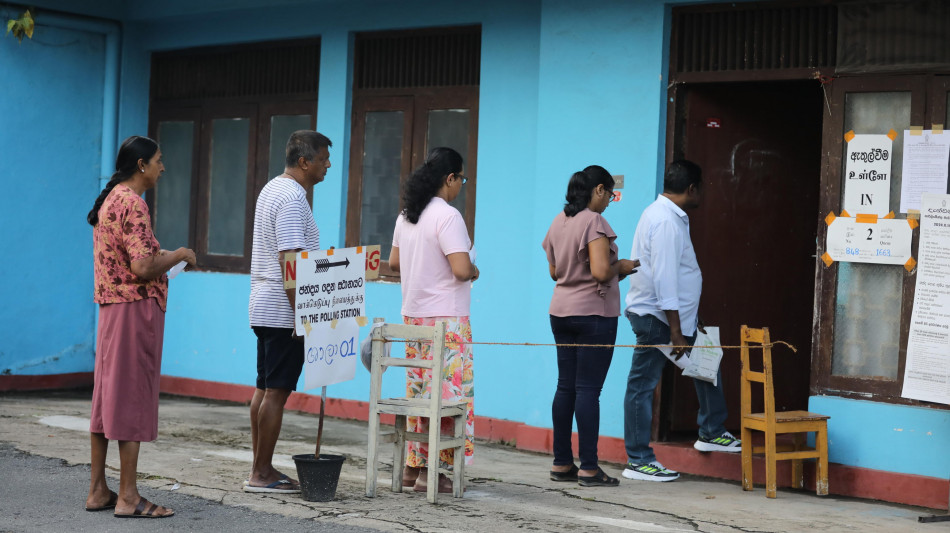 Vittoria schiacciante nello Sri Lanka del partito del presidente