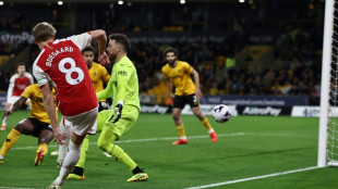 Arsenal vence Wolverhampton (2-0) e recupera liderança da Premier League