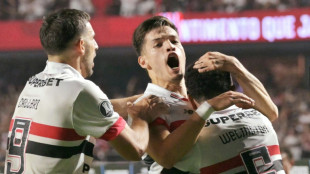 São Paulo vence Nacional (2-0) e vai às quartas da Libertadores