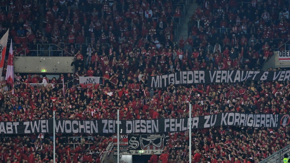 VfB-Machtkampf: Fans schalten sich via Banner ein