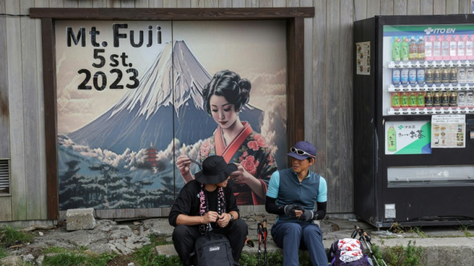 Le mont Fuji face à l'éruption du surtourisme