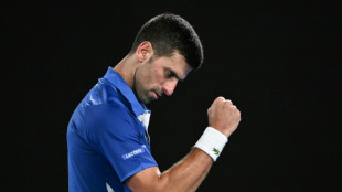 Djokovic acelera ante Etcheverry y supera la tercera ronda en Australia