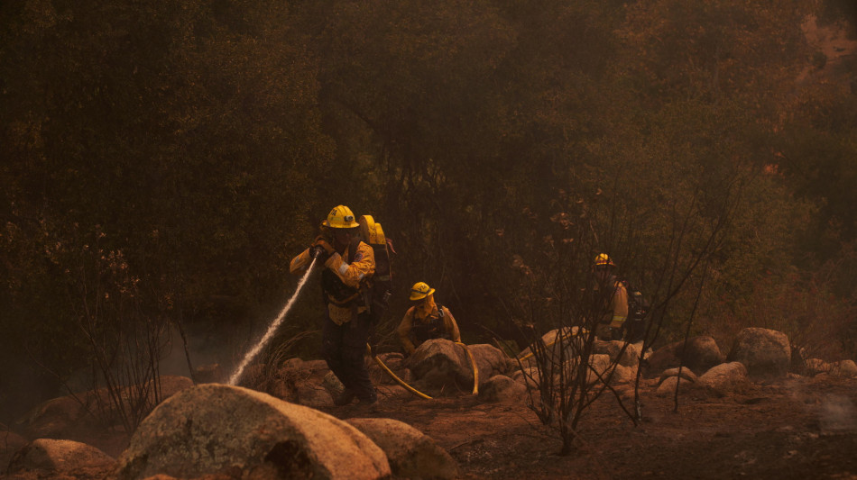 Violenti incendi in California, migliaia costretti ad evacuare