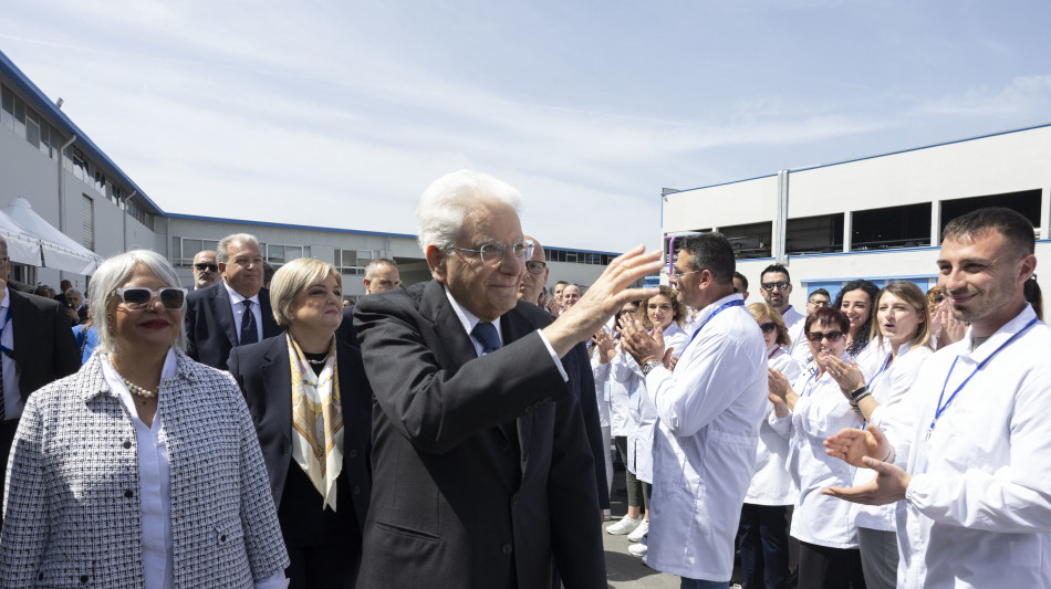 Mattarella, il lavoro non è una merce