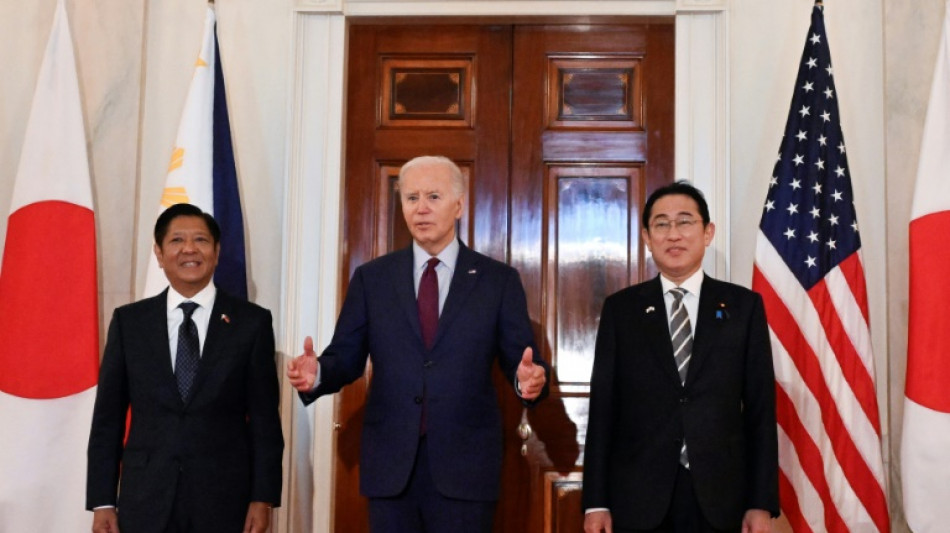 Face à Biden, Pékin défend ses actions "légitimes" en mer de Chine méridionale