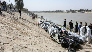 Iraqis clean up river as first green projects take root