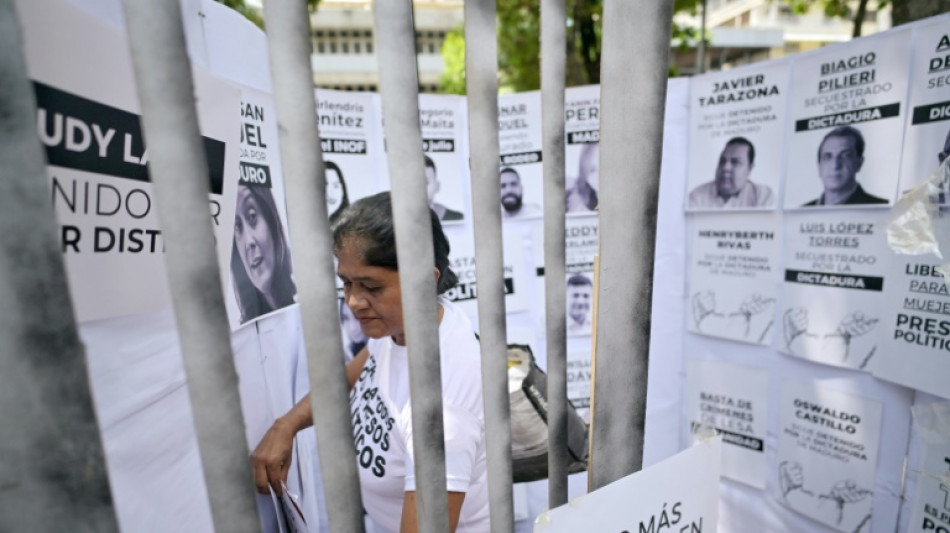 Familiares de adolescentes presos en las protestas poselectorales en Venezuela piden su libertad