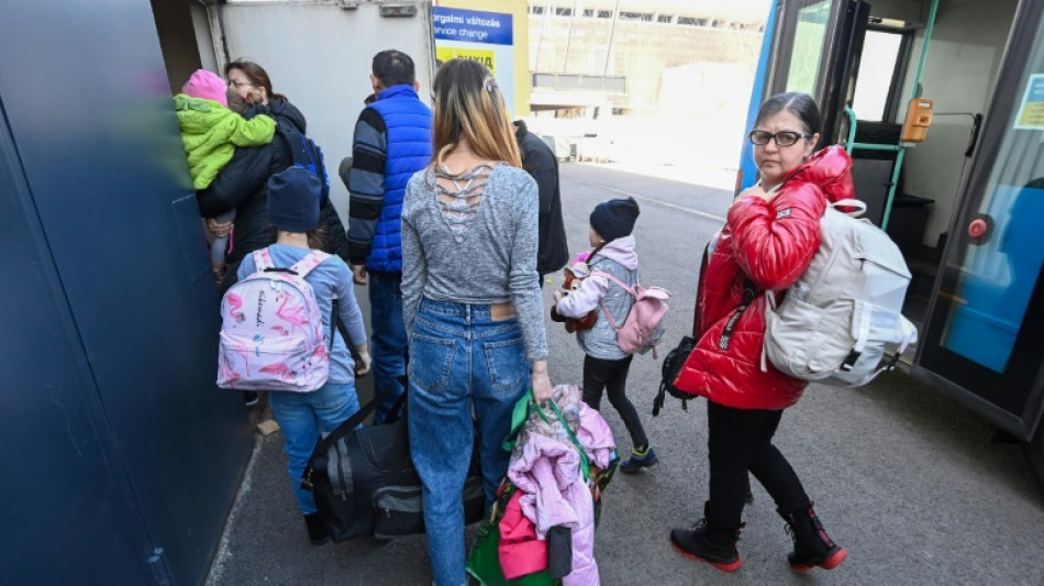 Dans les sacs à dos des enfants ukrainiens, les souvenirs et la douleur