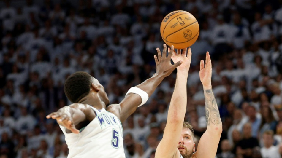 NBA: Dallas gagne à Minnesota et débute parfaitement la finale à l'Ouest