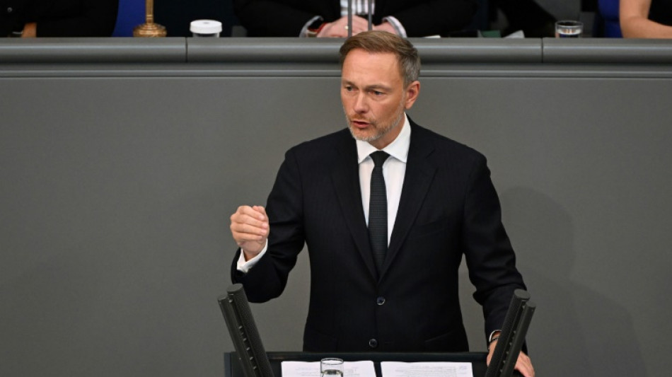 Lindner für weiterhin reduzierte Mehrwertsteuer in Gastronomie