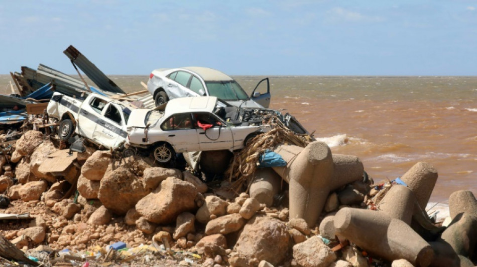 Libye: la ville de Derna pleure ses morts et cherche ses disparus