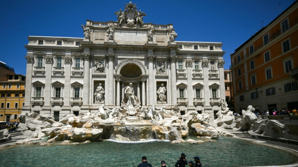 Trabajos de restauración de la Fontana de Trevi se extendrán hasta fin de año