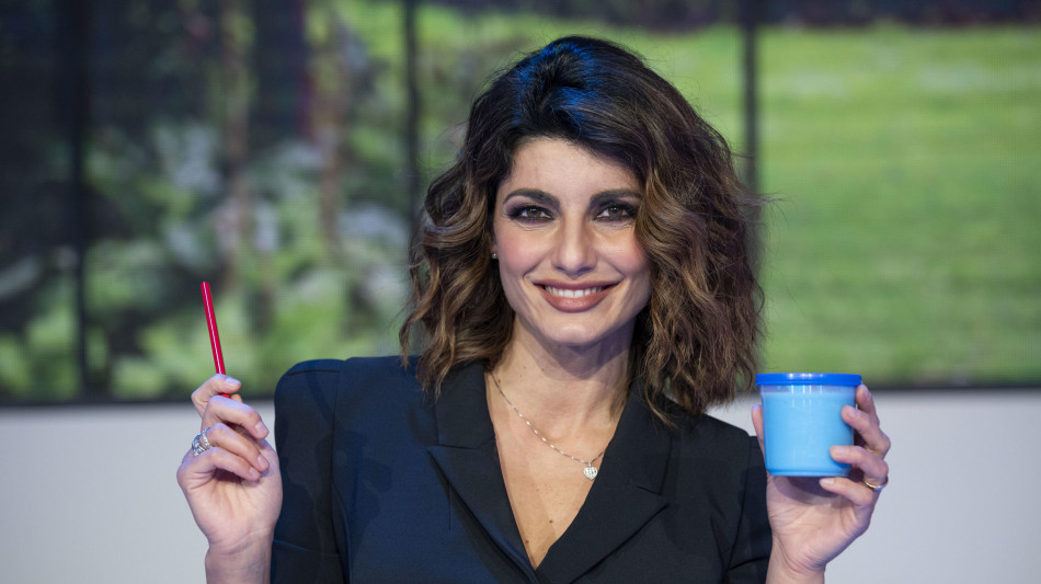 Samantha Togni lascia il marito a Dubai e torna in tv