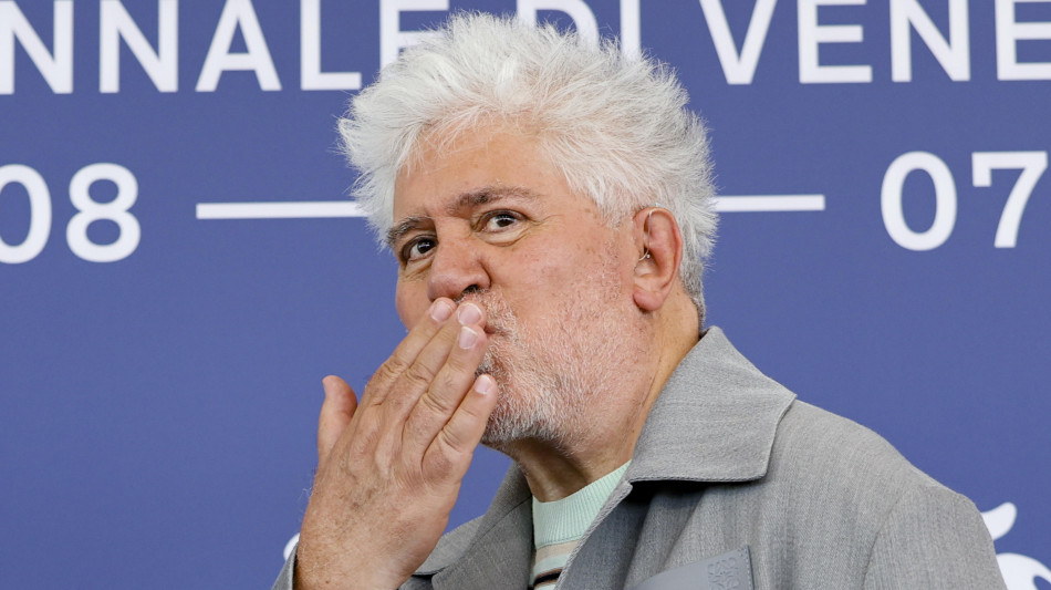 Almodovar, 'sono contro razzisti e negazionisti del clima'