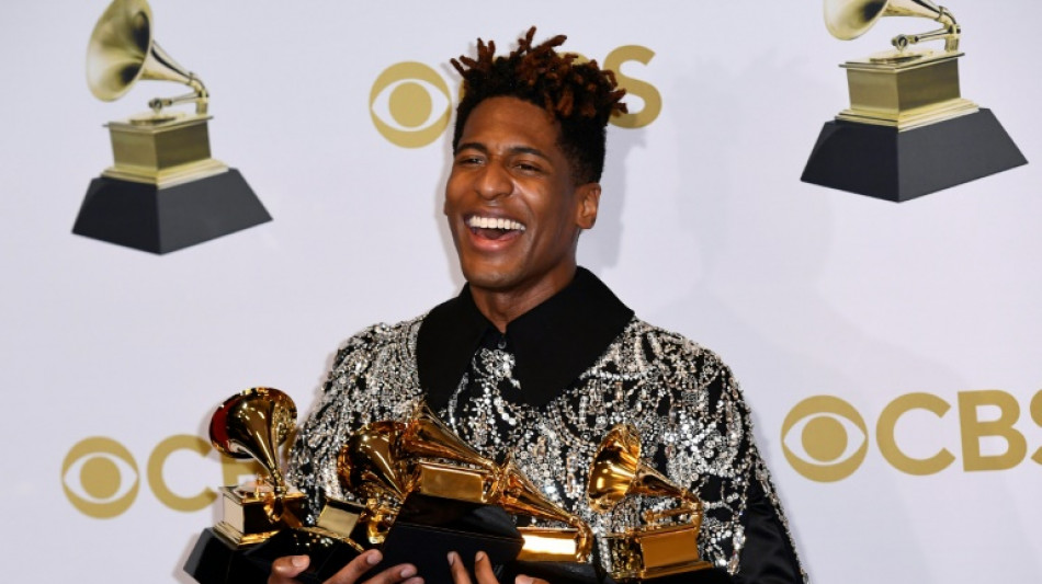 Jon Batiste gana el Grammy al álbum del año por su aclamado "We Are"