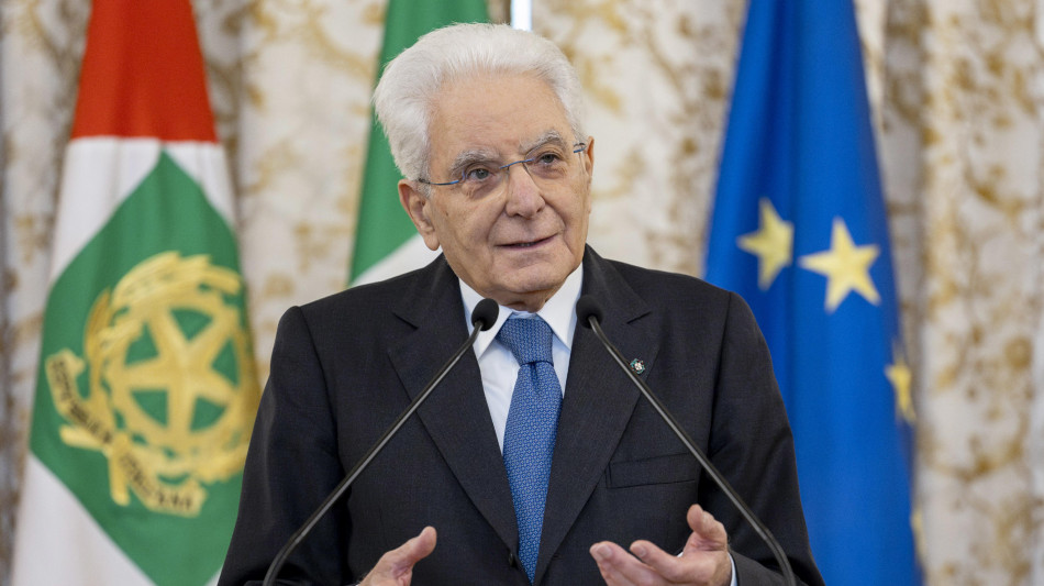 Mattarella, spetta alle istituzioni fare l'uso migliore dell'Ia