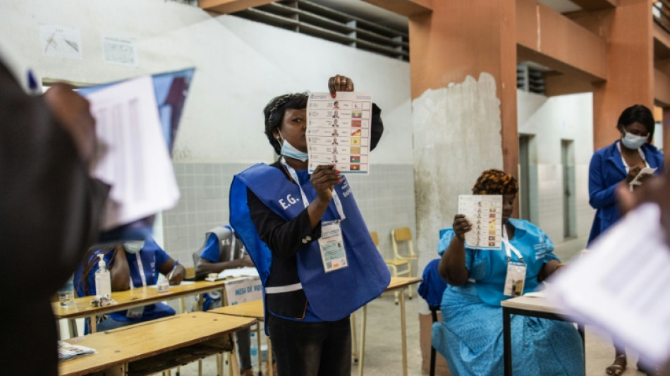 Elections en Angola: le président en tête dans un scrutin serré