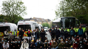 Ruanda-Gesetz: Dutzende protestieren in London gegen Inhaftierung von Migranten