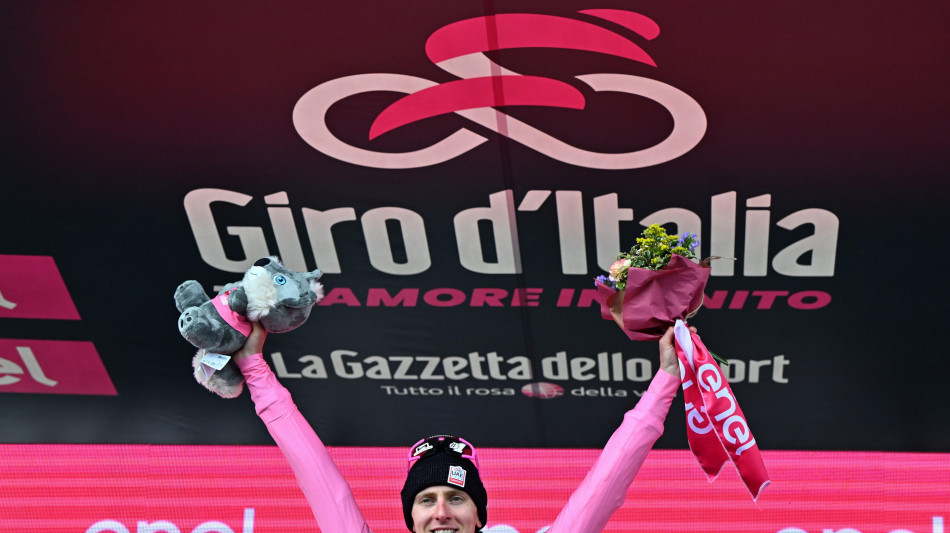 Giro: a Pogacar anche la 16/a tappa, è la quinta vittoria