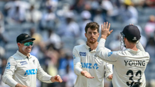 New Zealand on top after Santner's 7-53 in India Test