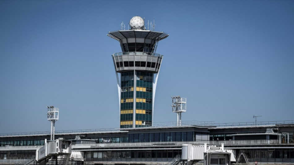 Una huelga de controladores amenaza con anular el fin de semana el 70% de los vuelos de París-Orly