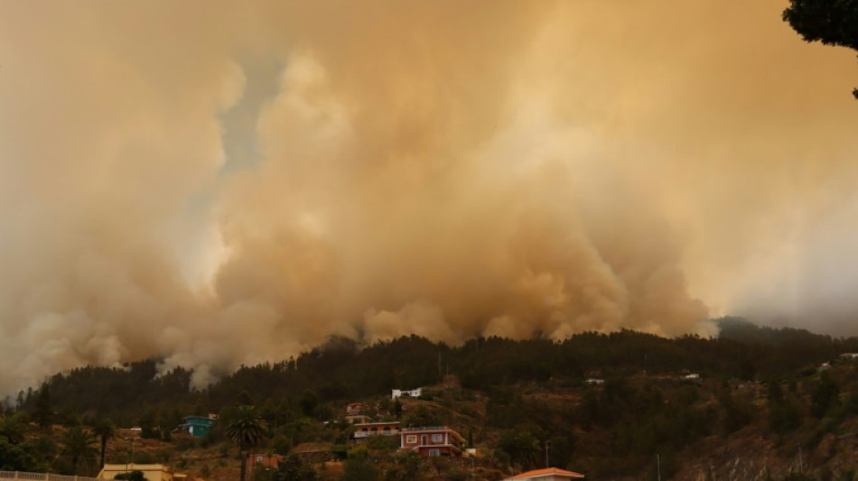 La isla española de La Palma, de nuevo con el fuego a las puertas de casa