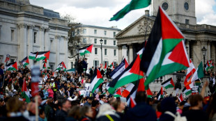 Tausende pro-palästinensische Demonstranten ziehen durch London