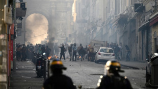 Noche turbulenta en una Marsella con "policía por todos lados"