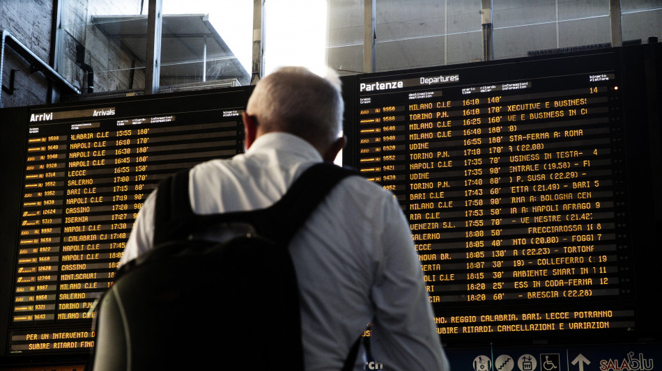 Circolazione dei treni sospesa a Roma Termini, trovato corpo