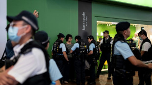 Hong Kong: quatre arrestations à la veille du 34e anniversaire de Tiananmen 