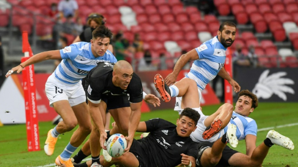 New Zealand sparkle on World Rugby Sevens Series return