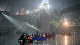 Un pont suspendu s'effondre en Inde : le bilan s'alourdit à 120 morts