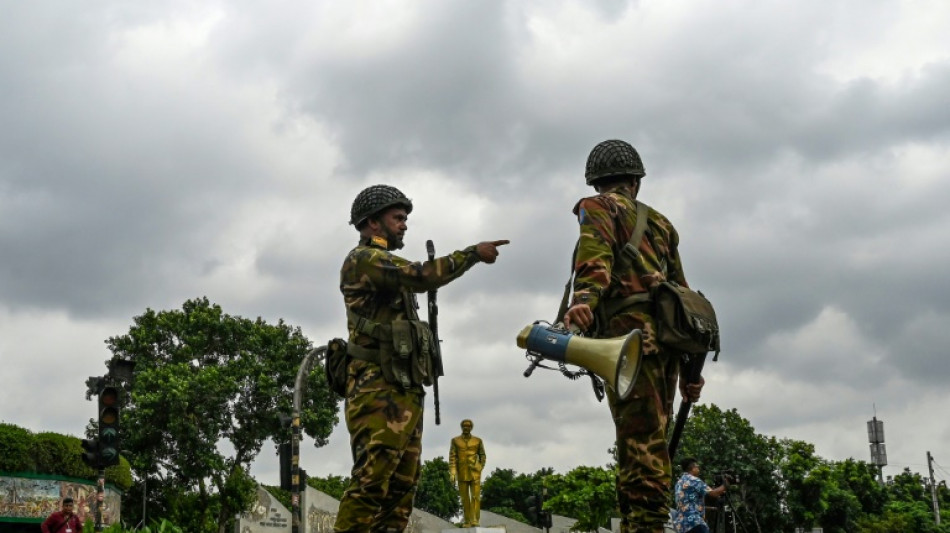 La policía dispara contra los manifestantes en Bangladés, el ejército desplegado