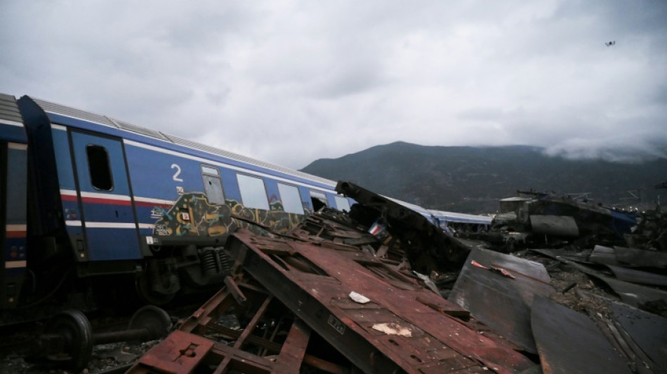 Grèce: au moins 36 morts dans une violente collision frontale entre deux trains