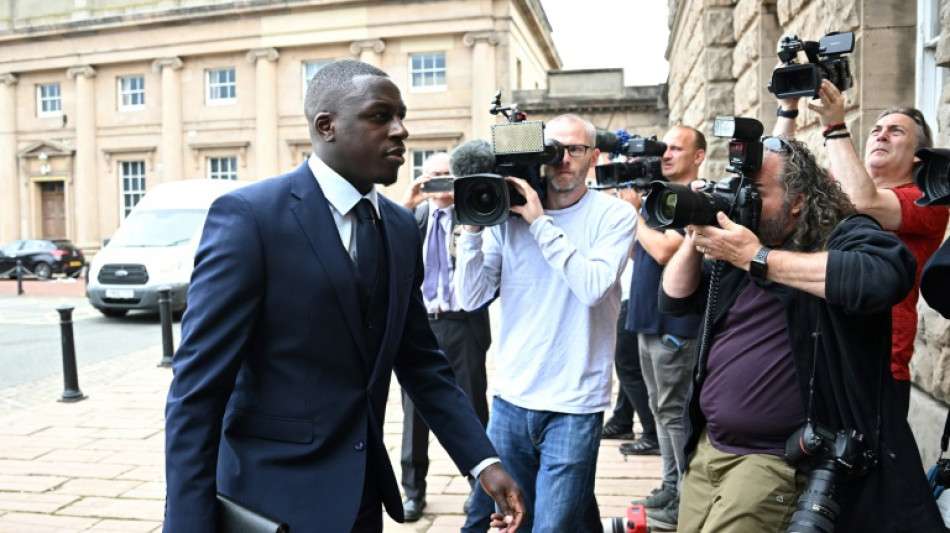 Le footballeur Benjamin Mendy non-coupable de six viols, mais sera rejugé pour un septième